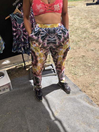 "Squeeze Your Lemons Darling" Unisex Lounge Pants